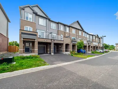 Att/Row/Townhouse in Oshawa
