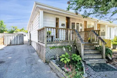 Semi-Detached in Pickering