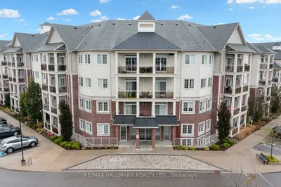 Condo Apartment in Clarington