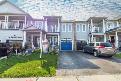 Att/Row/Townhouse in Ajax
