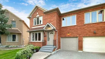 Semi-Detached in Pickering