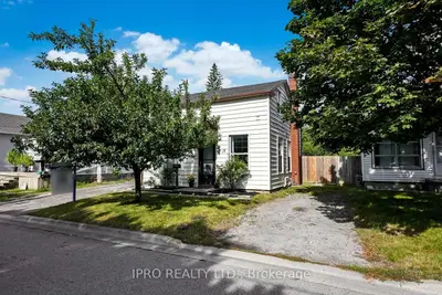 Detached in Oshawa