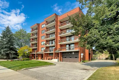 Condo Apartment in Toronto