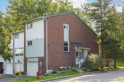 Condo Townhouse in Oshawa