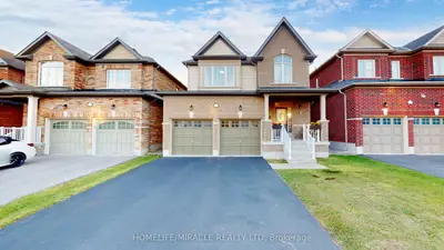Detached in Oshawa