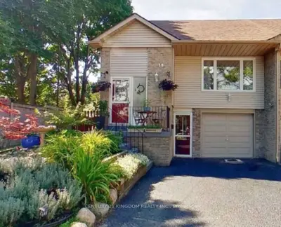 Semi-Detached in Whitby