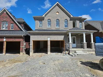 Detached in Scugog