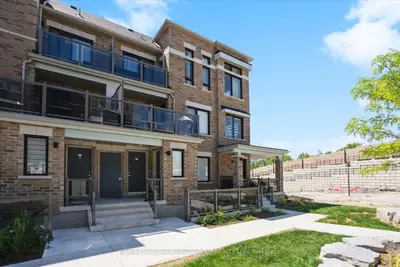 Condo Townhouse in Clarington