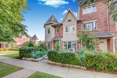 Condo Townhouse in Toronto