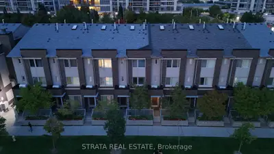 Condo Townhouse in Toronto
