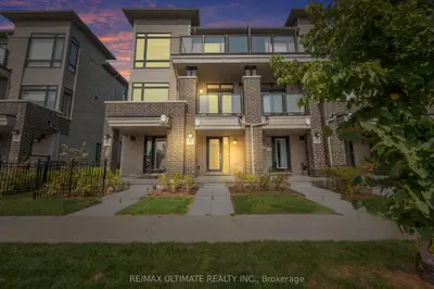 Condo Townhouse in Whitby