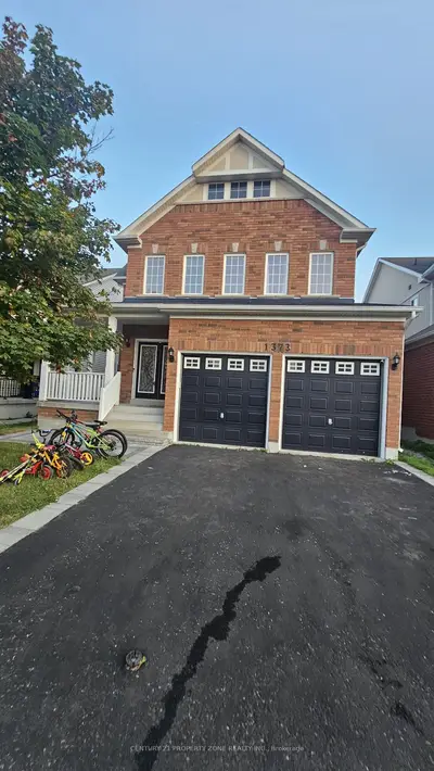 Detached in Oshawa