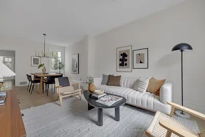 Att/Row/Townhouse in Toronto