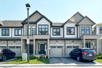 Att/Row/Townhouse in Oshawa