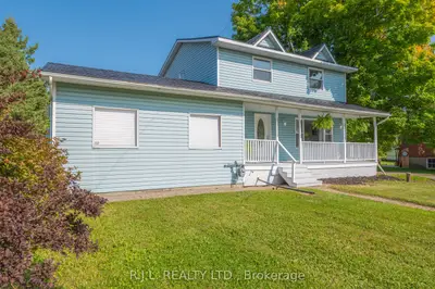 Detached in Scugog