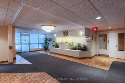 Co-op Apartment in Toronto