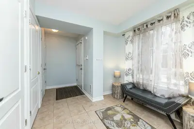 Att/Row/Townhouse in Toronto