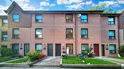 Condo Townhouse in Toronto