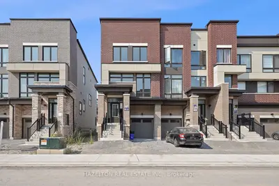 Att/Row/Townhouse in Oshawa