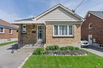Detached in Oshawa
