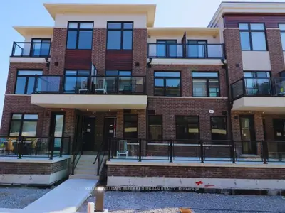 Condo Townhouse in Pickering
