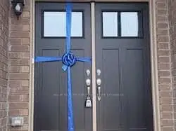 Att/Row/Townhouse in Whitby