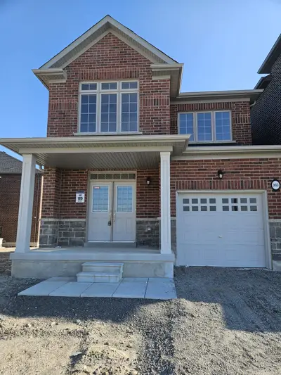 Detached in Oshawa