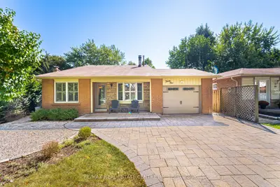 Detached in Whitby