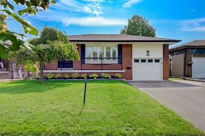 Detached in Oshawa