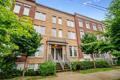 Condo Townhouse in Toronto