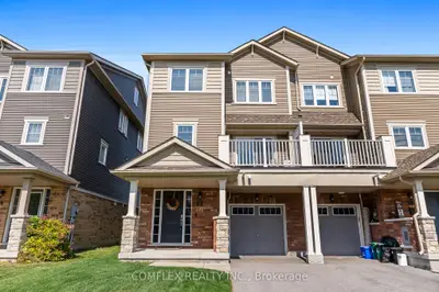 Att/Row/Townhouse in Oshawa