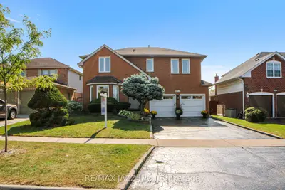 Detached in Oshawa