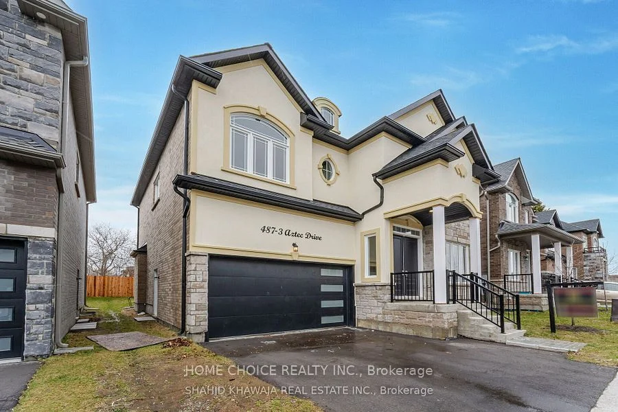 Detached in Oshawa