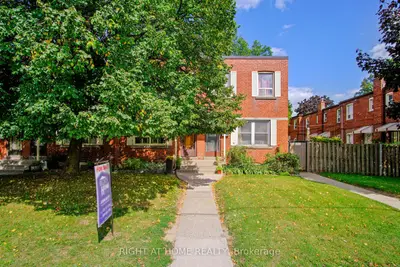 Condo Townhouse in Toronto