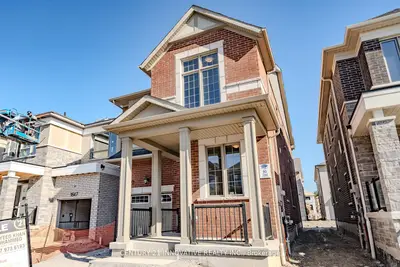 Detached in Pickering