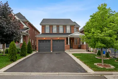 Detached in Oshawa