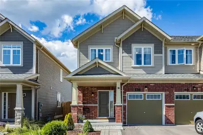 Att/Row/Townhouse in Oshawa