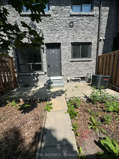 Condo Townhouse in Oshawa