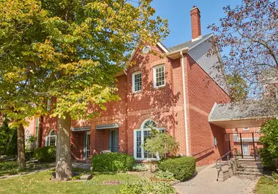 Condo Townhouse in Whitby