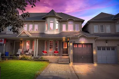 Att/Row/Townhouse in Ajax