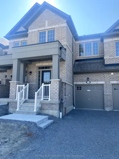 Att/Row/Townhouse in Pickering