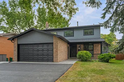 Detached in Whitby