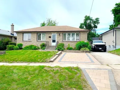 Detached in Oshawa