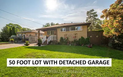 Detached in Whitby