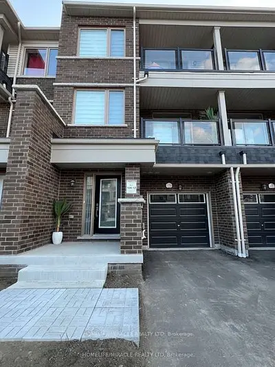 Att/Row/Townhouse in Oshawa