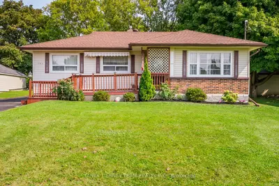 Detached in Whitby