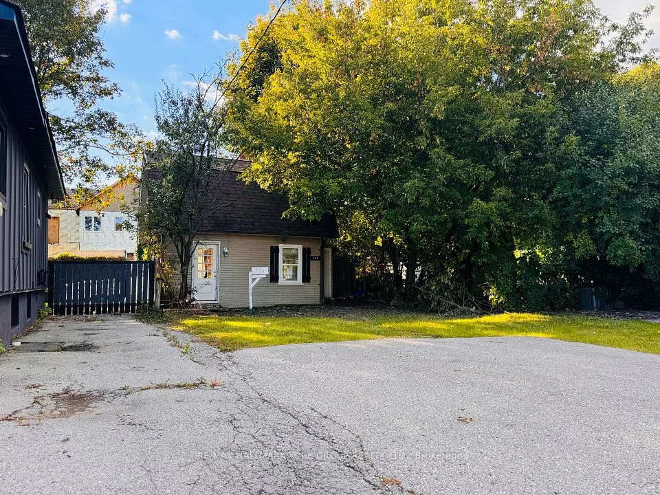 302 French Street, Oshawa, ON L1G 5N5