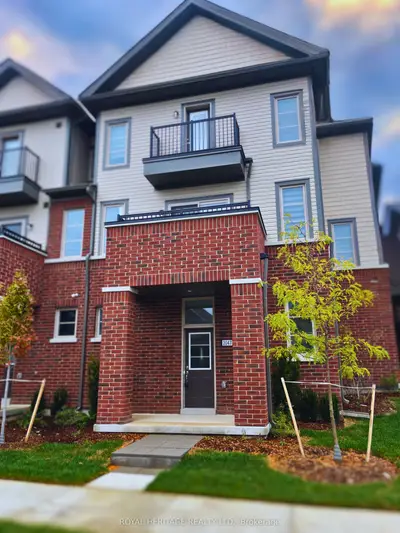 Condo Townhouse in Clarington
