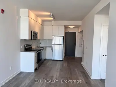 Condo Apartment in Whitby