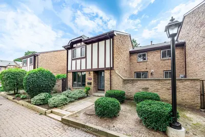 Condo Townhouse in Toronto